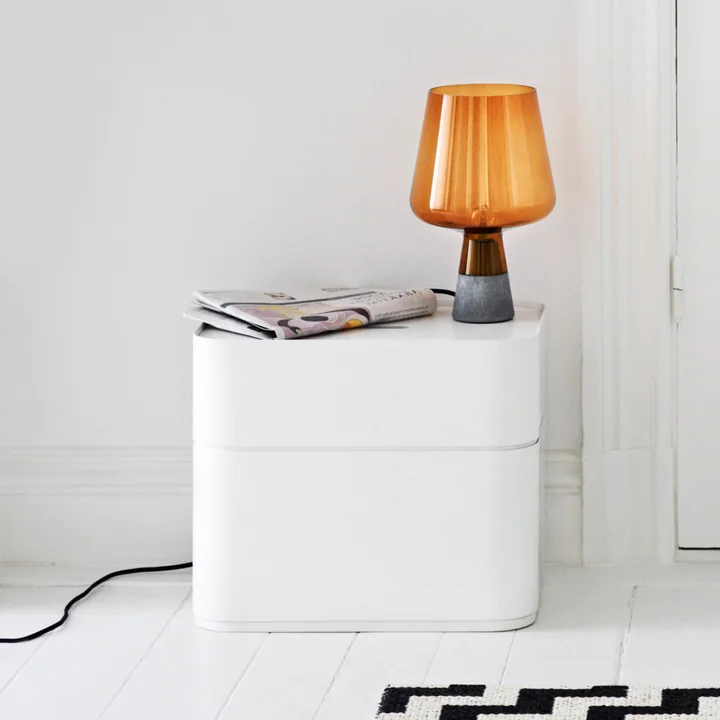 Vakka Aufbewahrungsbox und Leimu Leuchte von Iittala