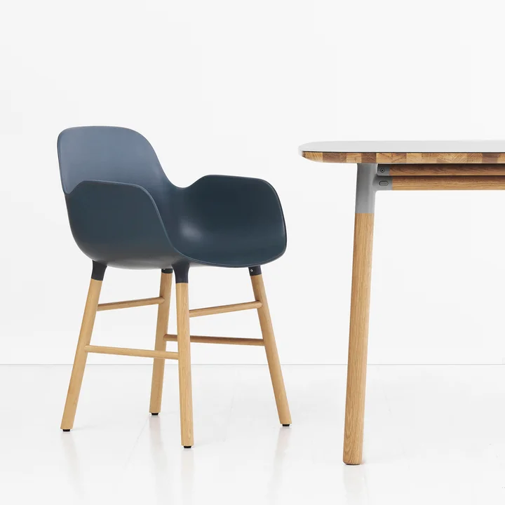 Form Armchair von Normann Copenhagen aus Eiche in Blau