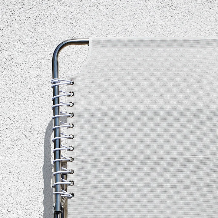 Amigo XXL Dreibeinliege in weiß von Fiam - Detailaufnahme Rückenlehne