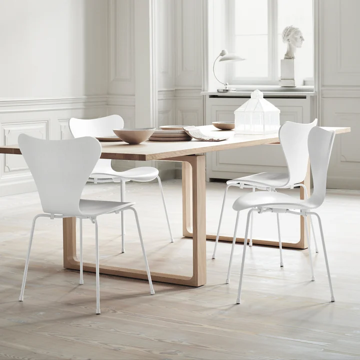 Serie 7 Stuhl, Monochrom weiß von Fritz Hansen