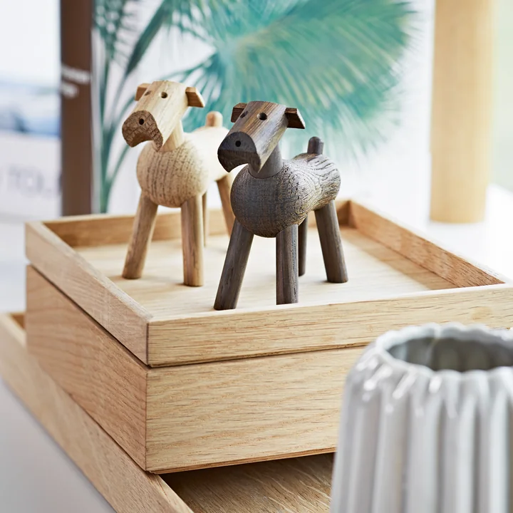 Das Terrierduo wacht im Wohnzimmer