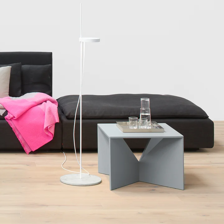 FK04 Calvert Couchtisch von e15