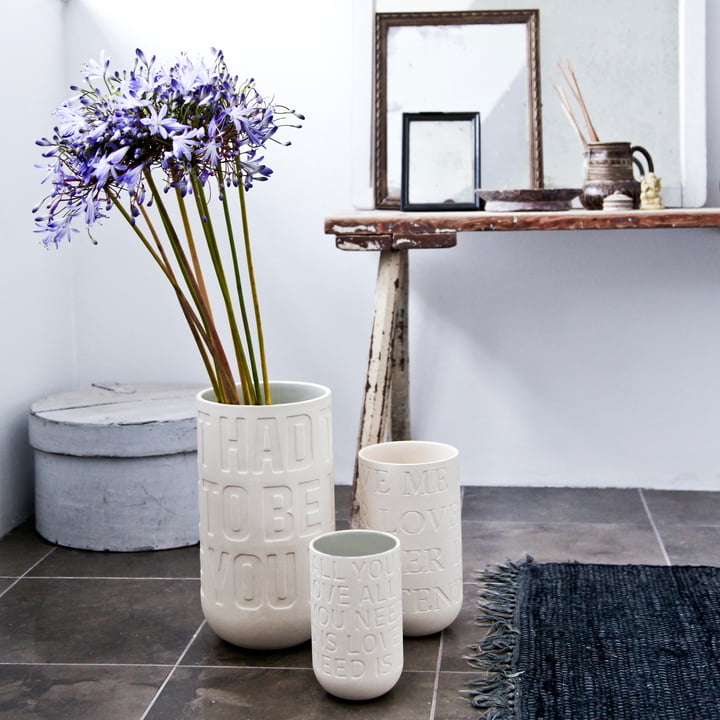 Dezente Blumenvase mit liebevollen Details