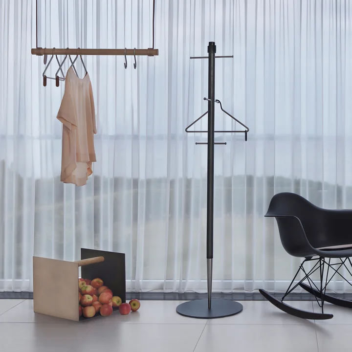 Pencil Garderobe, Container und Swing Hängegarderobe von Lind DNA