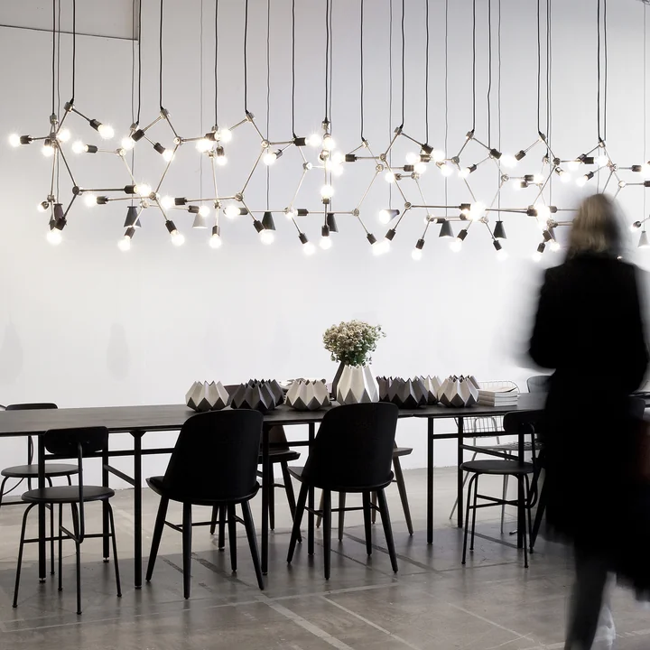 Franklin Kronleuchter und Snaregade Tisch