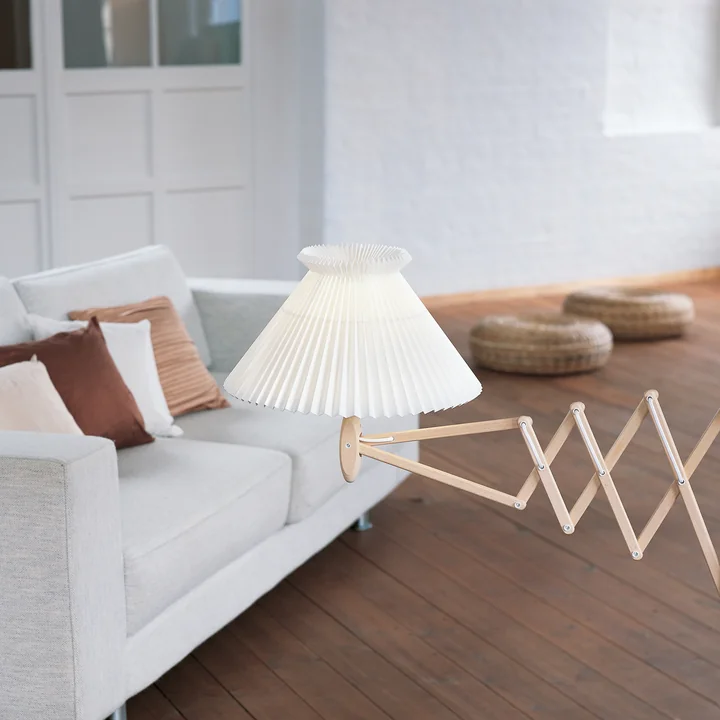 Wandleuchte mit ausziehbarem Arm