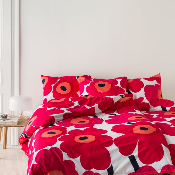 Unikko Decken- und Kopfkissenbezug von Marimekko mit rot-weißem Blumenmuster