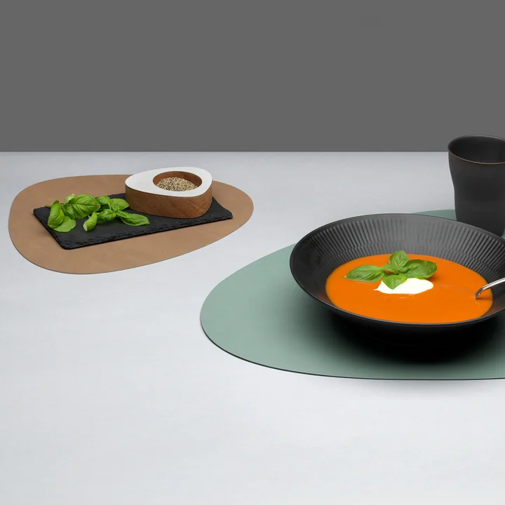 Runde Table Mat von Lind DNA in 2 Größen