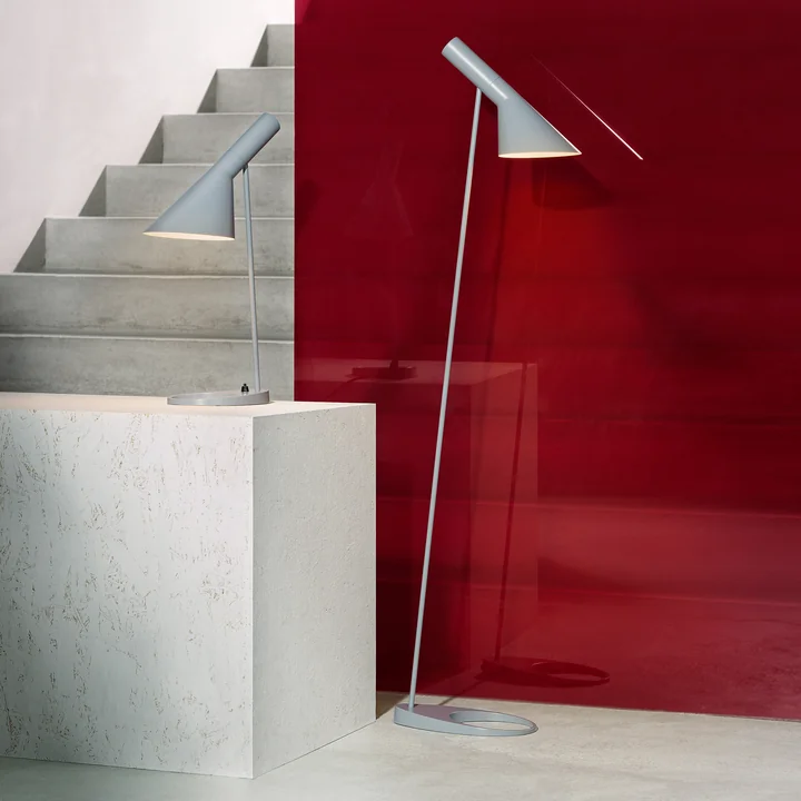 AJ Stehleuchte und Tischleuchte von Louis Poulsen