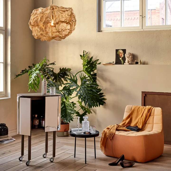 Loud Barwagen, Yam Chair und Heat Pendelleuchte von Northern