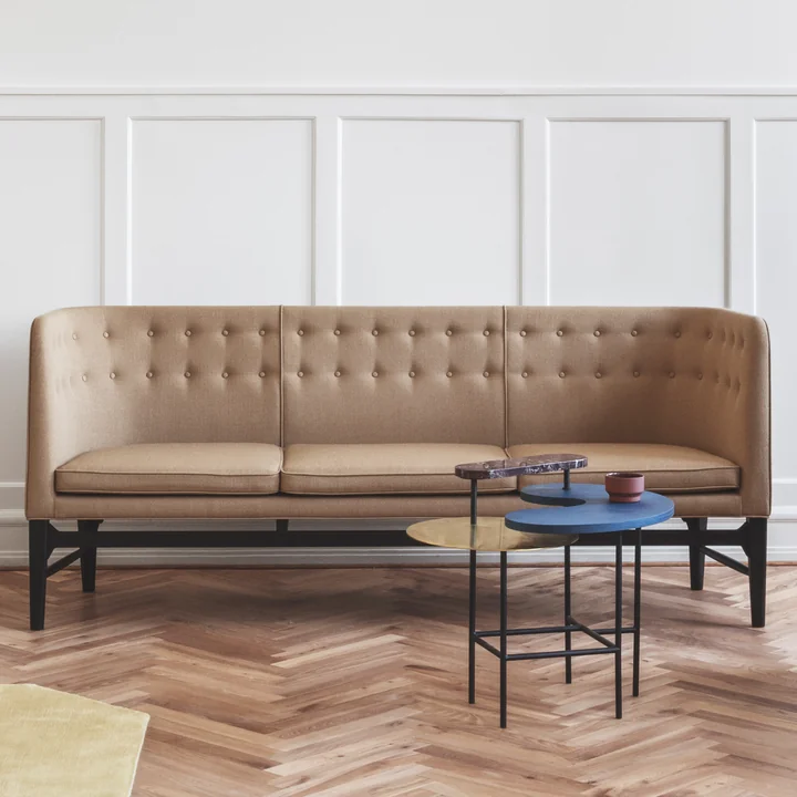 Das &Tradition - Mayor 3-Sitzer Sofa AJ5, Gestell schwarz, Bezug Hallingdal 65 224 mit Beistelltisch