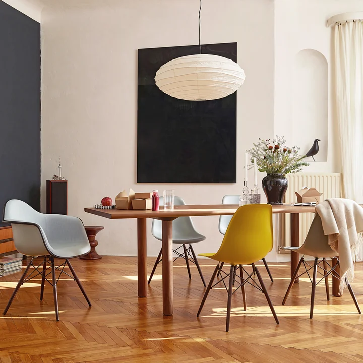 Eames Plastic Side Chair DSW von Vitra