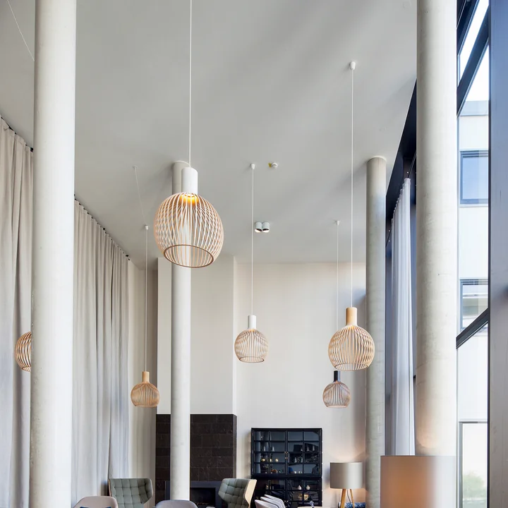 Octo 4240 Pendelleuchte Ø 54 x H 68 cm von Secto in weiß