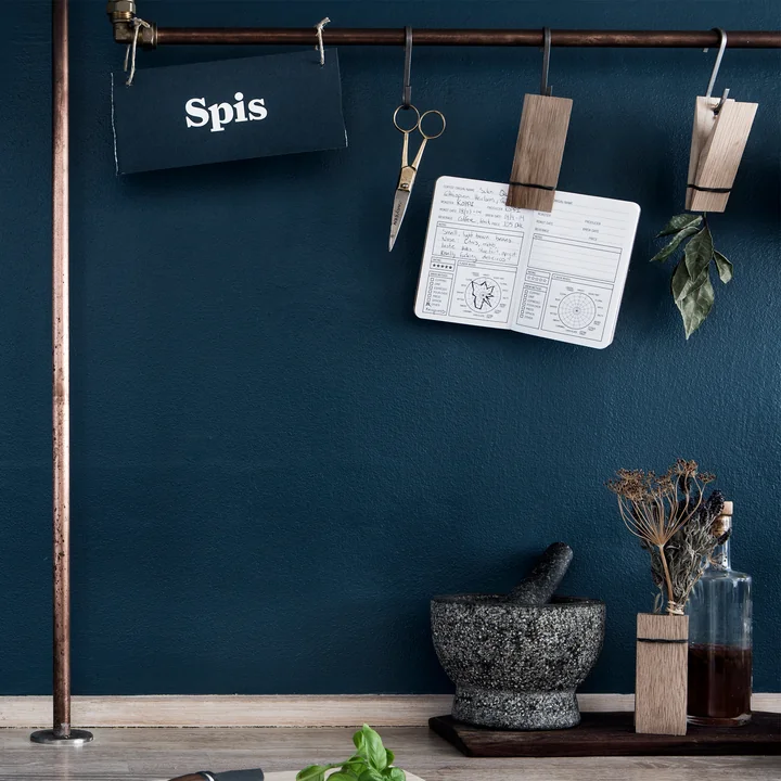 Pinch Deko-Klammer von Moebe in Eiche