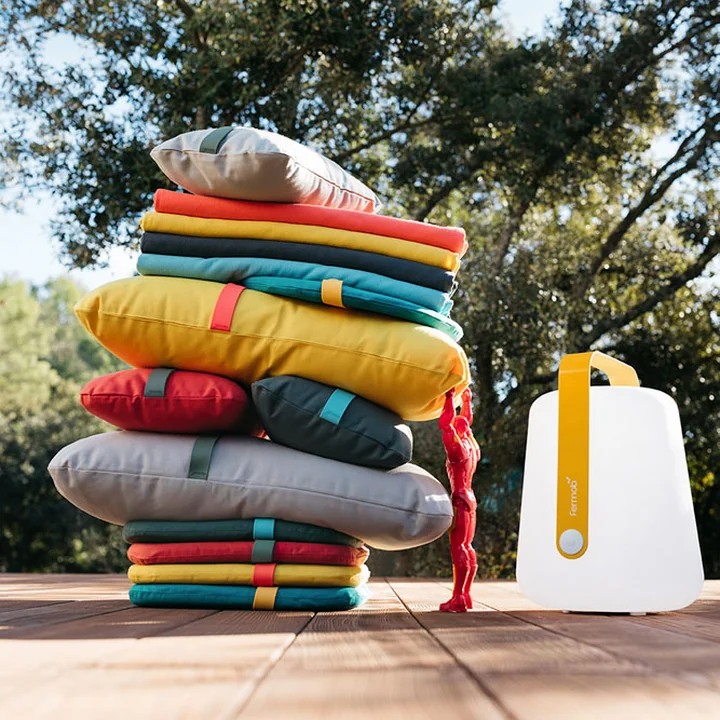 Color Mix Fouta Strandtuch und Outdoor-Kissen von Fermob