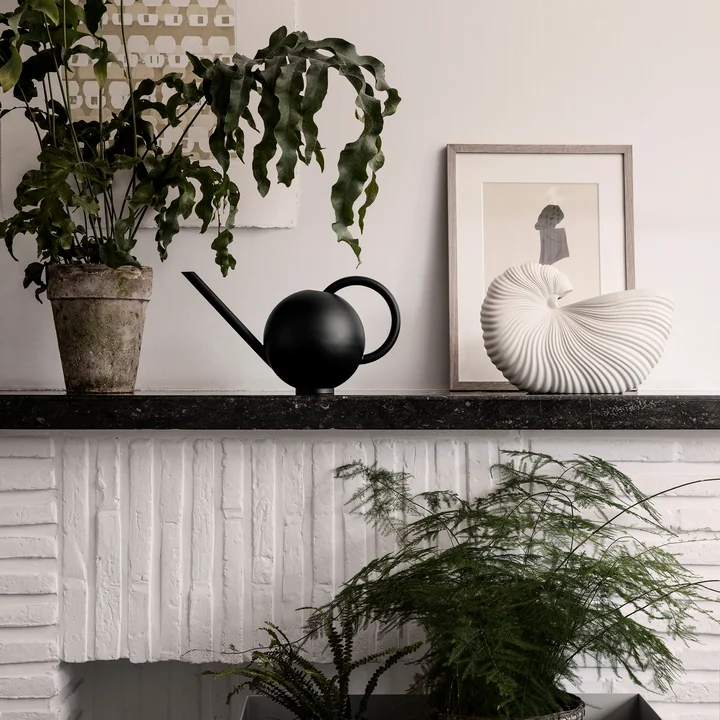 Orb Gießkanne und Schell Pot von Ferm Living