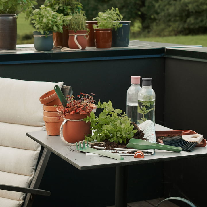 Green-It Gartenwerkzeug mit Drink-It Wasserflasche von Rig-Tig by Stelton