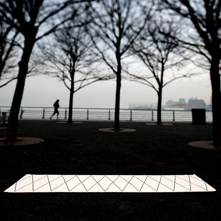 Max Wendeteppich (70 cm) von Pappelina draußen