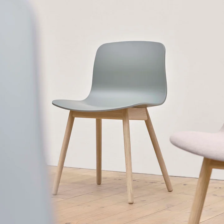 About A Chair AAC 12 von HAY