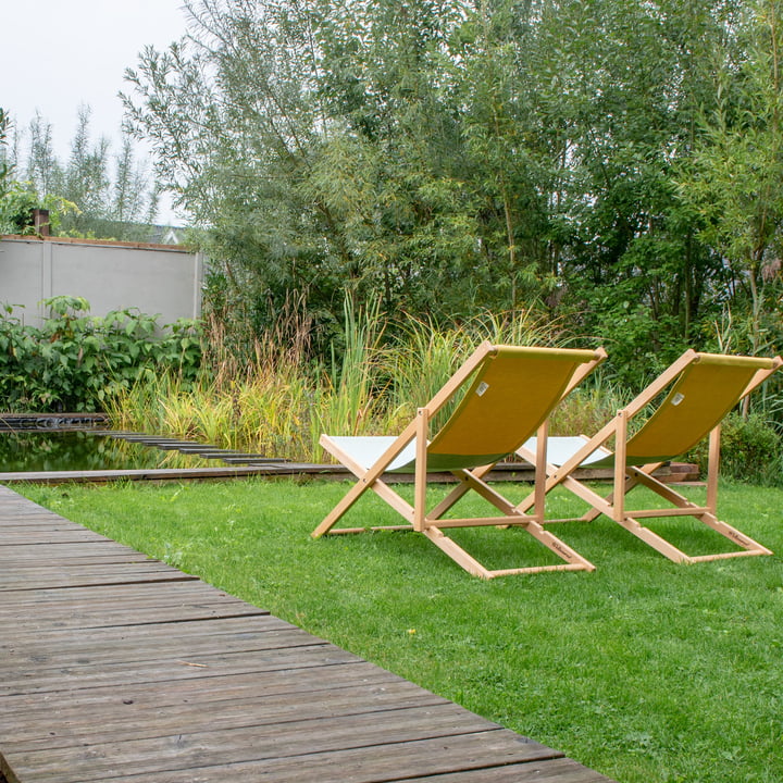 Beach Chair von Weltevree im Garten