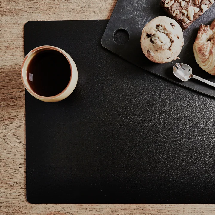 Tischset Square L 35 x 45 cm von Lind DNA in Bull schwarz