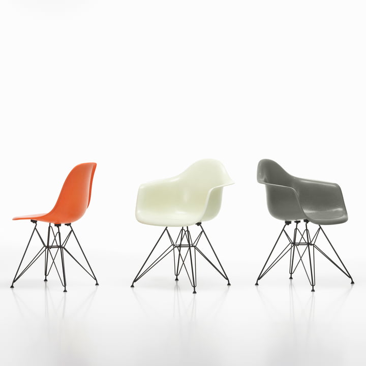 Eames Fiberglass Armchair DAR von Vitra 