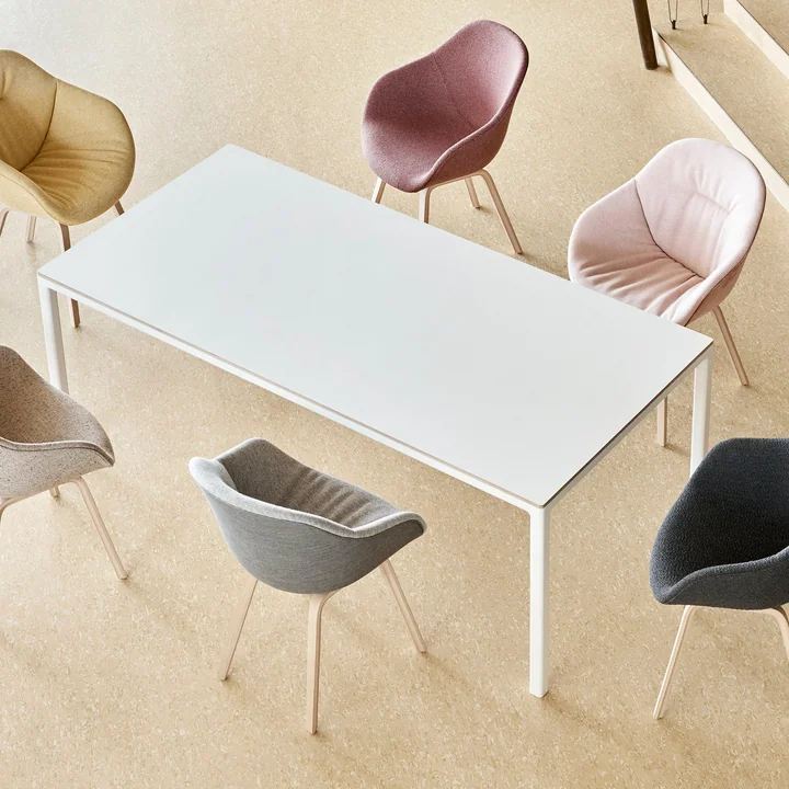 About A Chair AAC 123 von HAY am Esstisch