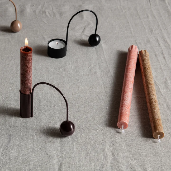 Uno Stabkerzen und Kerzenhalter Balance von Ferm Living