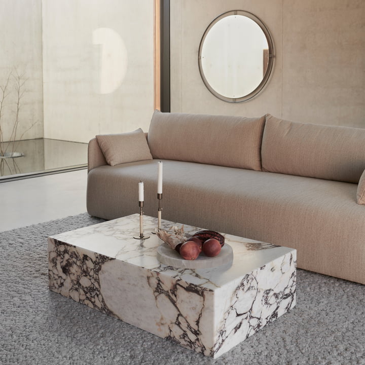 Plinth Couchtisch low, rose von Audo im Wohnzimmer