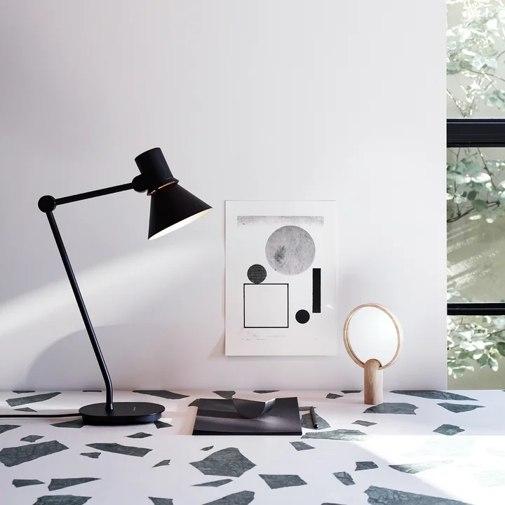 Type 80 Tischleuchte von Anglepoise auf dem Schreibtisch