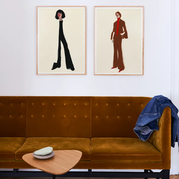 The Suit und Black Pants von Paper Collective