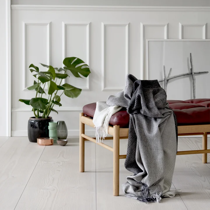 Horizon Decke von Elvang über der Bank 