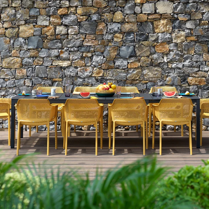 Rio Tisch von Nardi im Garten