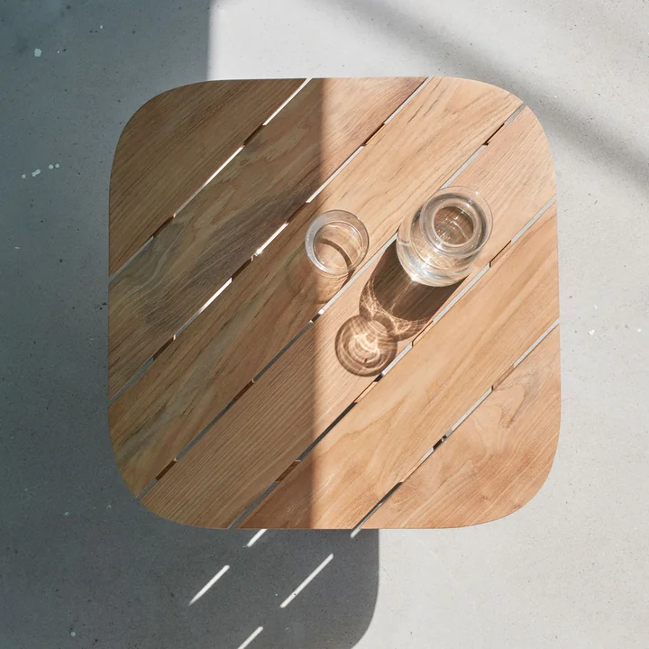 Lilium Lounge Tisch 60 x 60 cm, Teak / Edelstahl von Skagerak