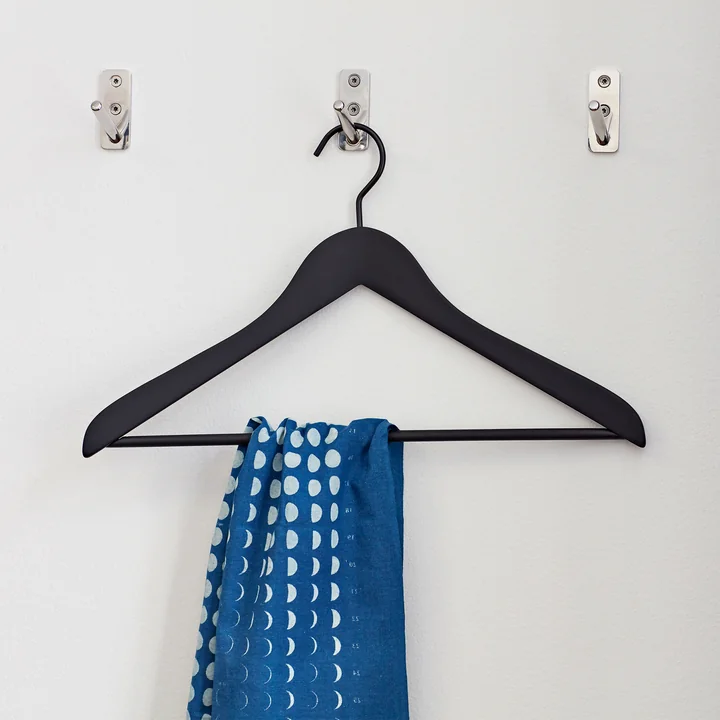 Soft Coat Slim Kleiderbügel mit Steg von HAY in schwarz