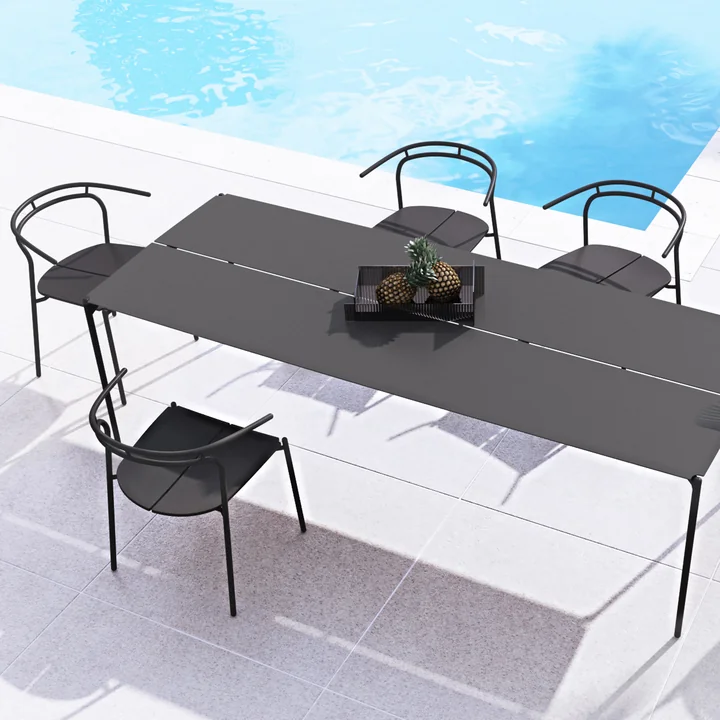 Novo Stuhl und Tisch von AYTM