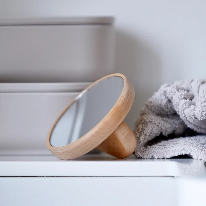 Inu Handspiegel Ø 8,6 cm von Zone Denmark in Buche