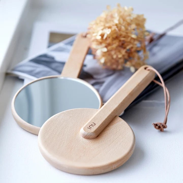 Inu Kosmetikspiegel 27 x 14 cm von Zone Denmark in Buche