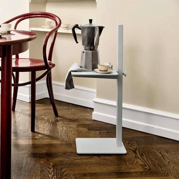 Museum Sidetable von String in Aluminium