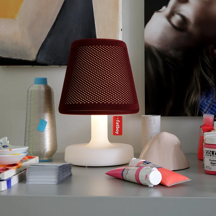 Hoodie für Edison the Petit in ruby wine auf dem Schlüsselboard