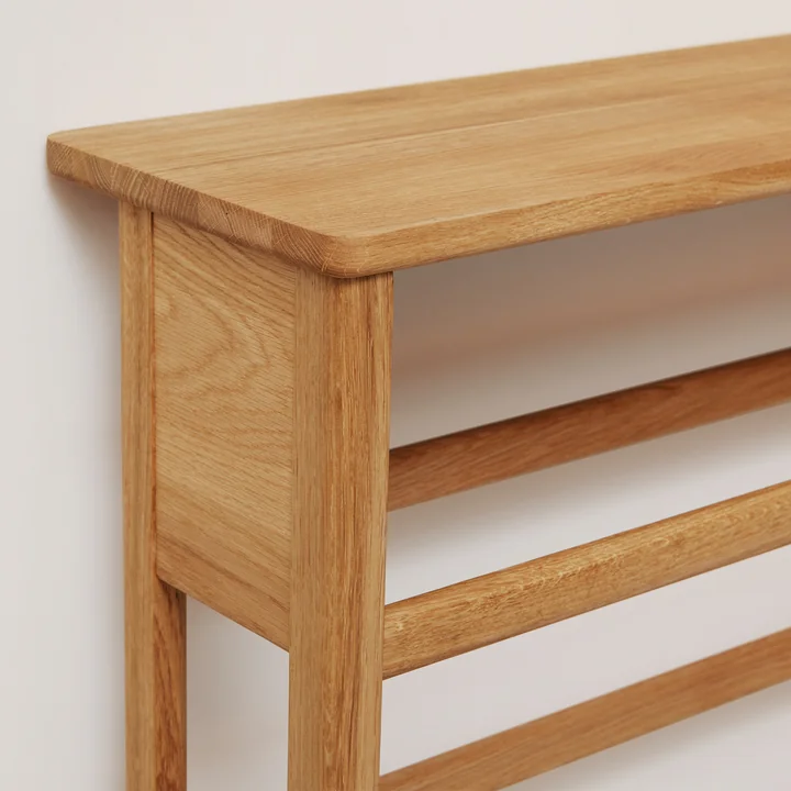 Schuhregal mit praktischer Ablage