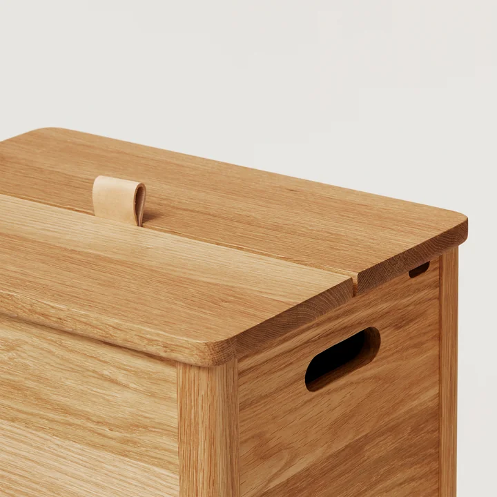 Wäschekasten aus Holz von Form & Refine