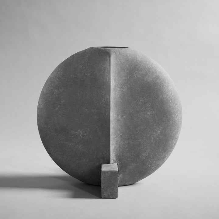 Die Guggenheim Vase wird von Kristian Sofus Hansen und Tommy Hyldahl  entworfen