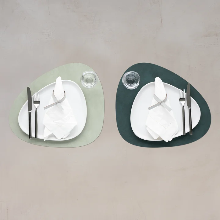 Tischset Curve L Double von Lind DNA in Nupo dark green / olive green