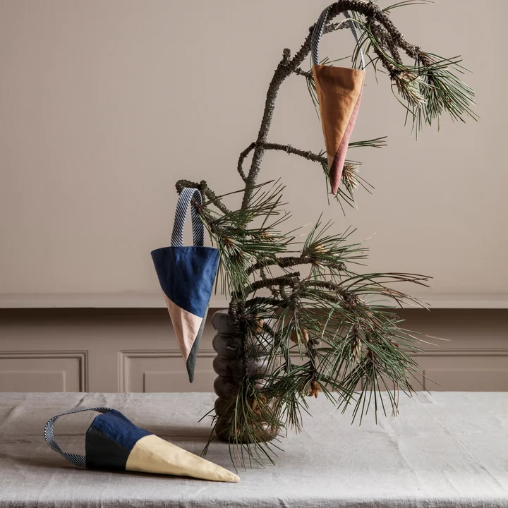 Shay Weihnachts-Kegeltüte von Ferm Living 