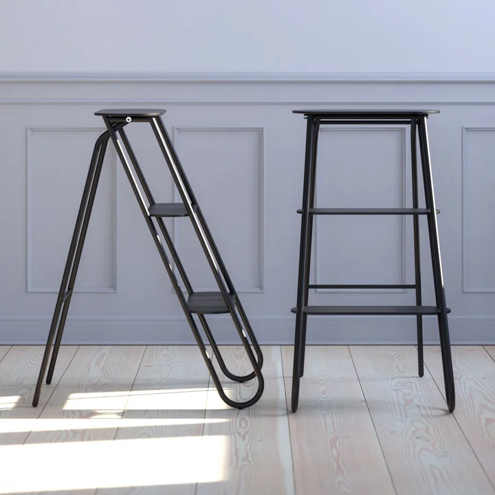 Der schlanke Bukto Tritthocker von Frost im Seitenprofil