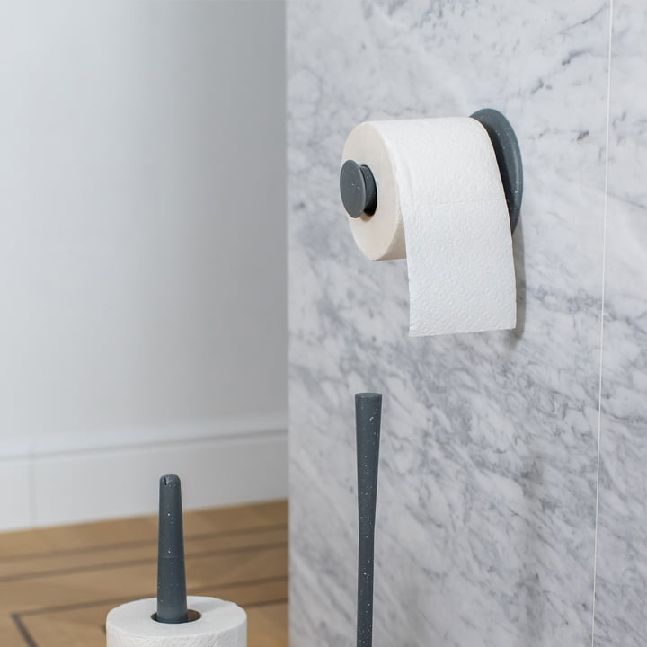 Plug'n Roll Toilettenpapierhalter (Recycelt) von Koziol in nature grey