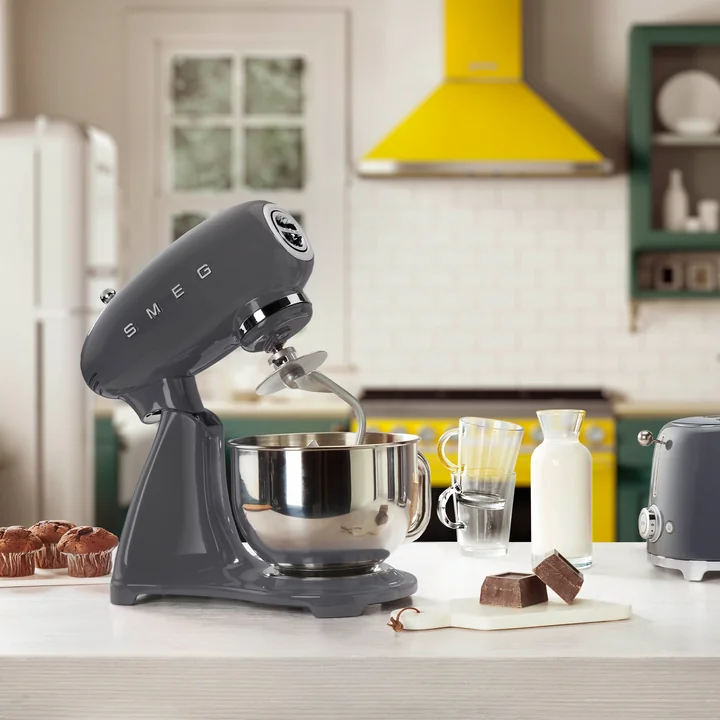 Küchenmaschine SMF03 von Smeg