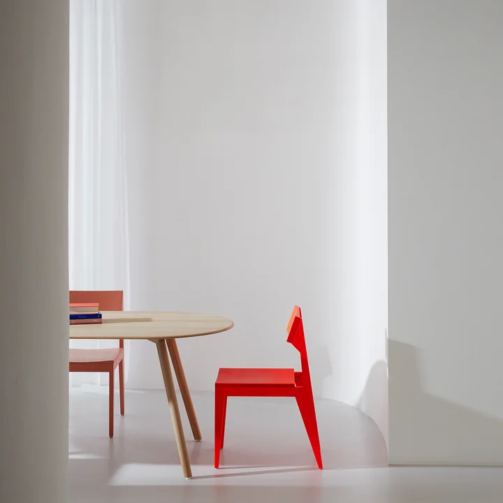 Zeitloser Stil mit schlankem Holzdesign