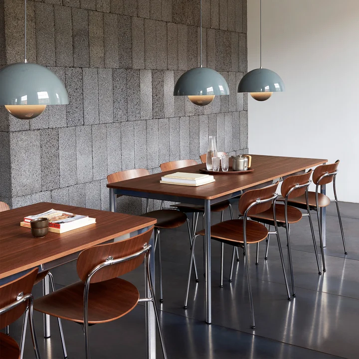 Pavilion Stuhl im Gastronomie-Ambiente